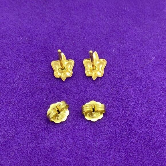 💛 14k Yellow Gold Vintage Fleur-de-Lis Earrings - Picture 5 of 5
